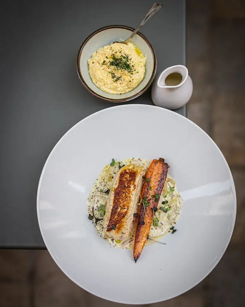 Grenache_Aix-en-Provence_slider_image_3