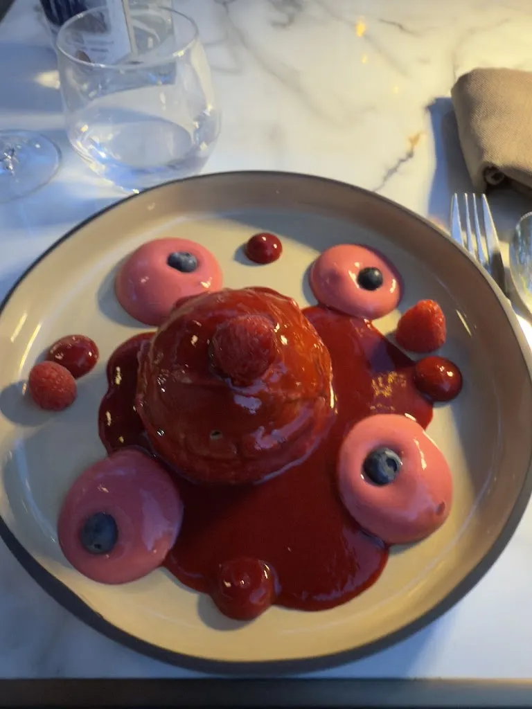 hayden lohman_Le Poivre d'Ane_Aix-en-Provence_review