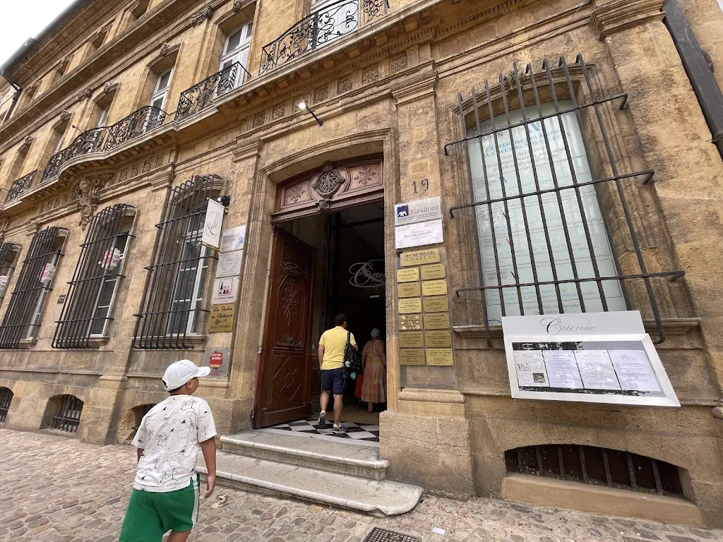 UnDiplomatic Wife_Côté Cour_Aix-en-Provence_Bewertung