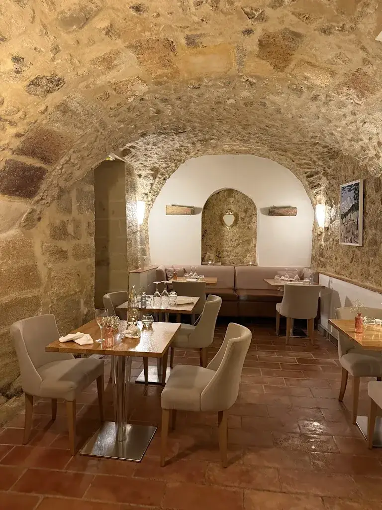 Restaurant LES CAVES HENRI IV_Aix-en-Provence_slider_image_3