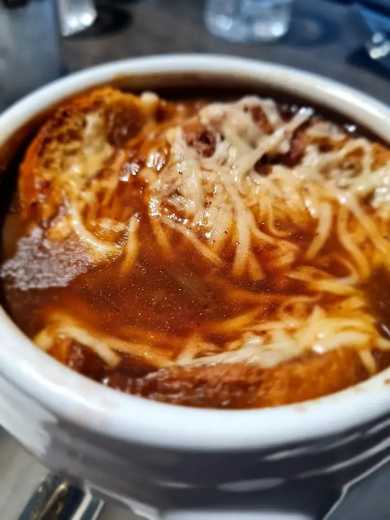 Charlene Elliott_La Mado_Aix-en-Provence_review