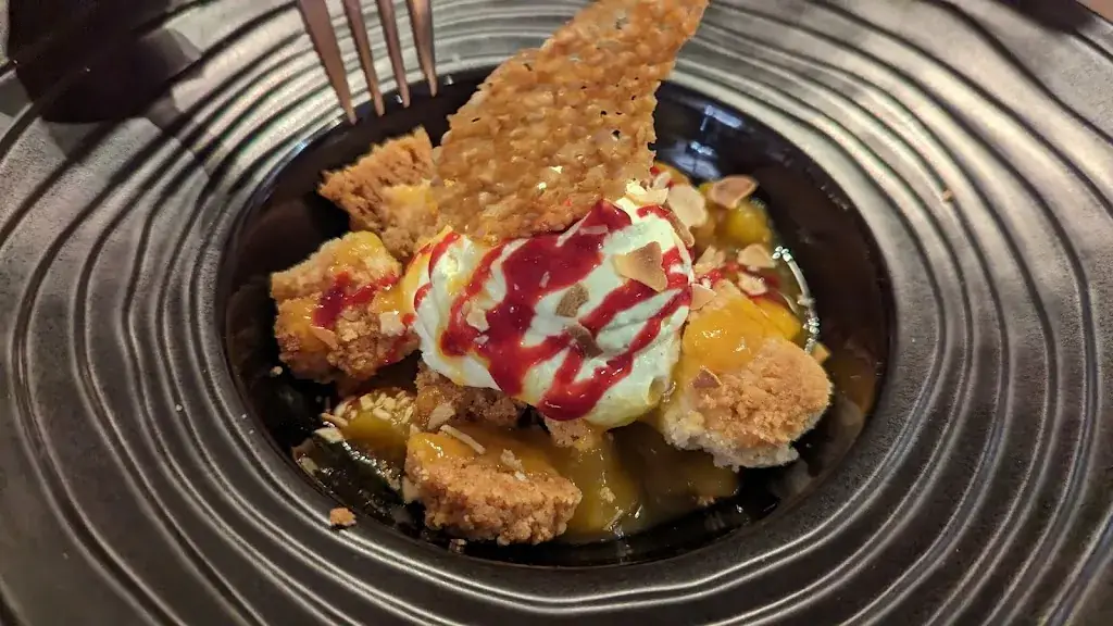 Chin Zhi Hui_Moulin Rive Gauche_Althen-des-Paluds_review