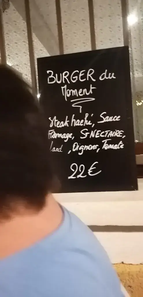 Aidan C_Moulin Rive Gauche_Althen-des-Paluds_review