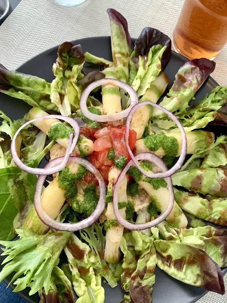 Jess Cay_Garden - Restaurant by Domaine la Roque_Althen-des-Paluds_review