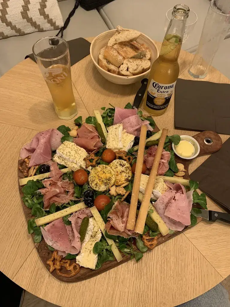 Frederic Vachet_Area La Roque - Restaurant, Seminars & Events_Althen-des-Paluds_review