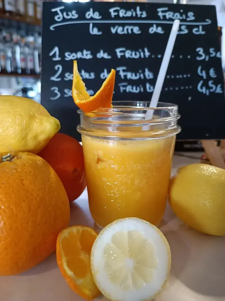 Chez TooYouToo : Café-Bar-Restaurant_Néris-les-Bains_slider_image_3