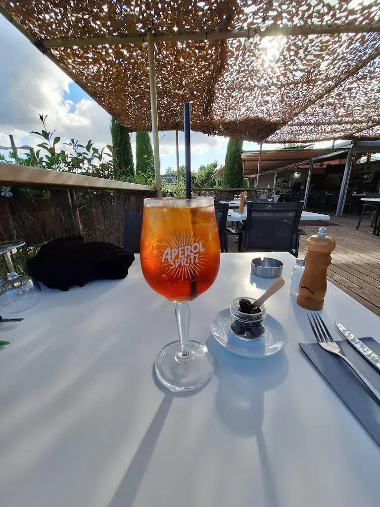 Michael Jones_Snack De La Dune_Monteux_review