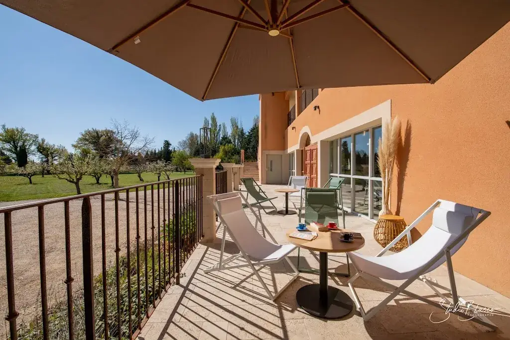 Rental Room Avignon - Les Lindanes_Althen-des-Paluds_slider_image_2