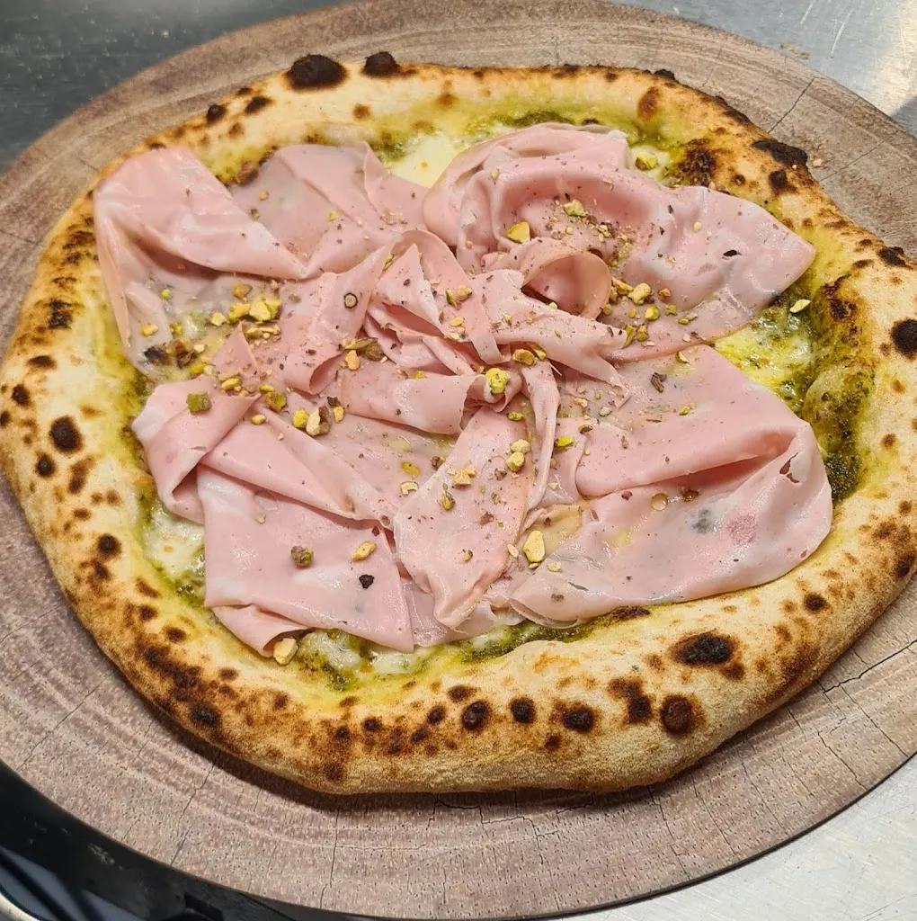 Sergio pizza_Althen-des-Paluds_slider_image_1