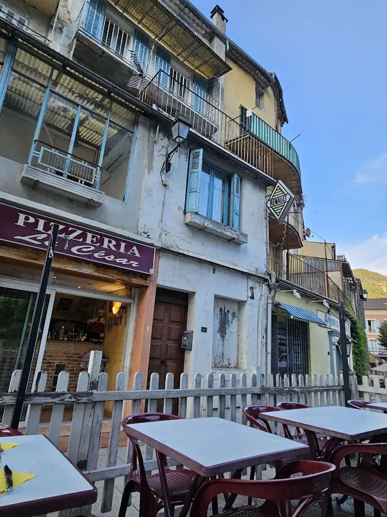 Monique Jourdan_Le César_Annot_review