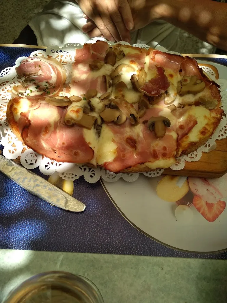 Leyla A._Café du Commerce_Annot_review