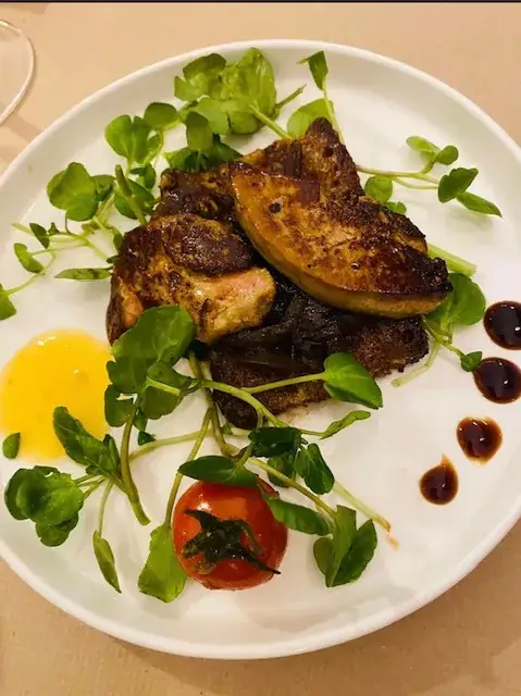 luberon restaurant family_Apt_slider_image_3