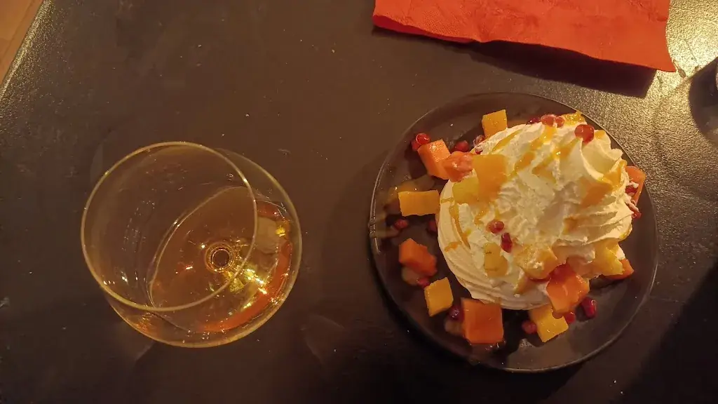 Kym Ambrose_Vin te voilà_Apt_review