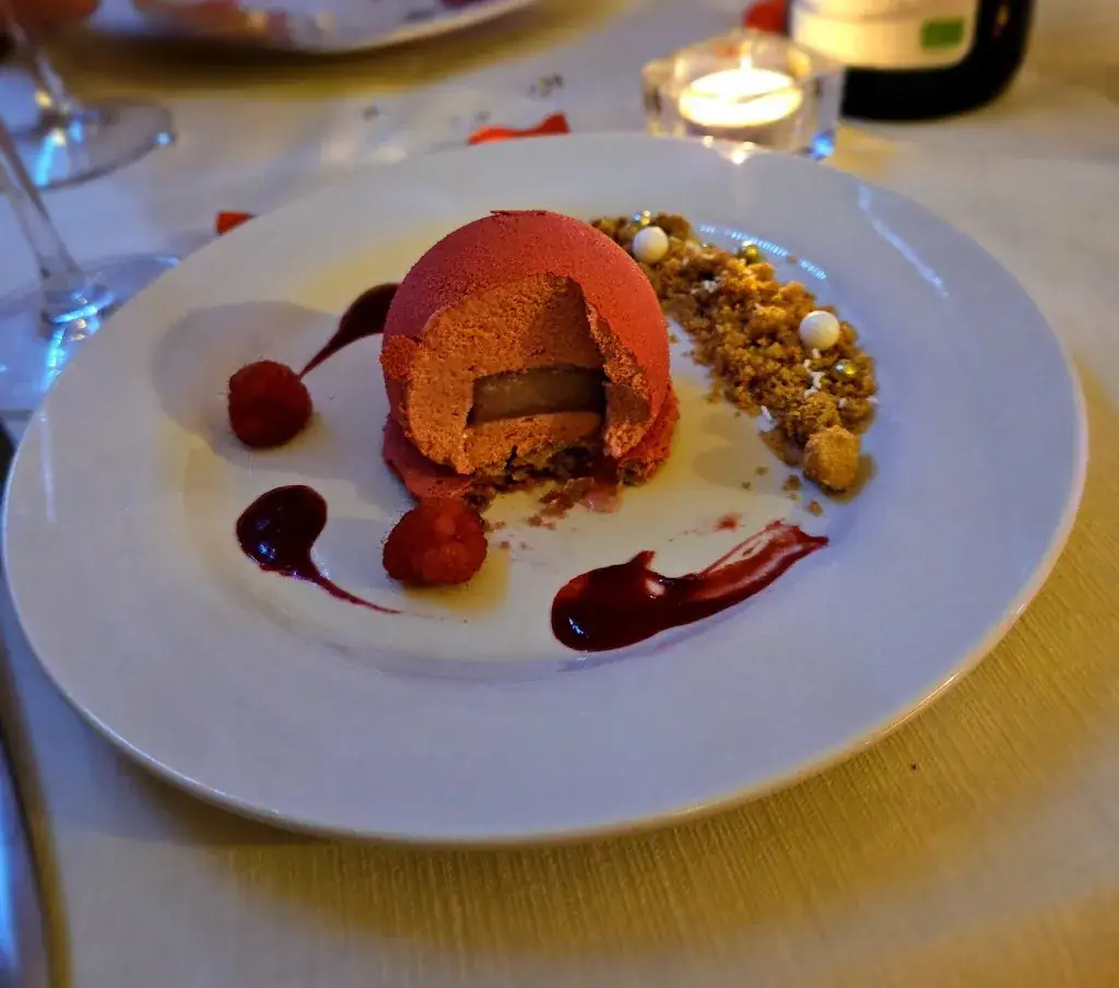 A W_La Chastelle_Apt_review