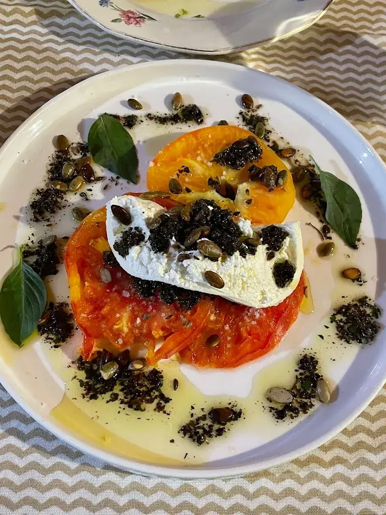 Maya 123_Bistrot le France_Apt_review