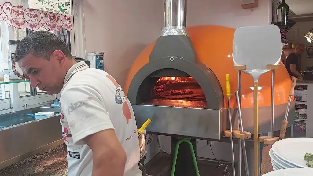 Chez Mon Cousin Alphonse_Apt_slider_image_2