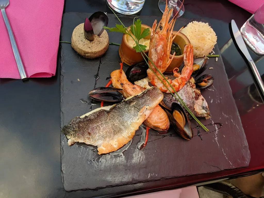 Philemon Padonou_Le Tiki_Pertuis_review