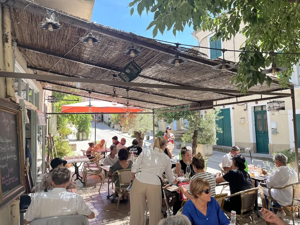 Thomas van Vliet_La Dame Jeanne_Cucuron_review