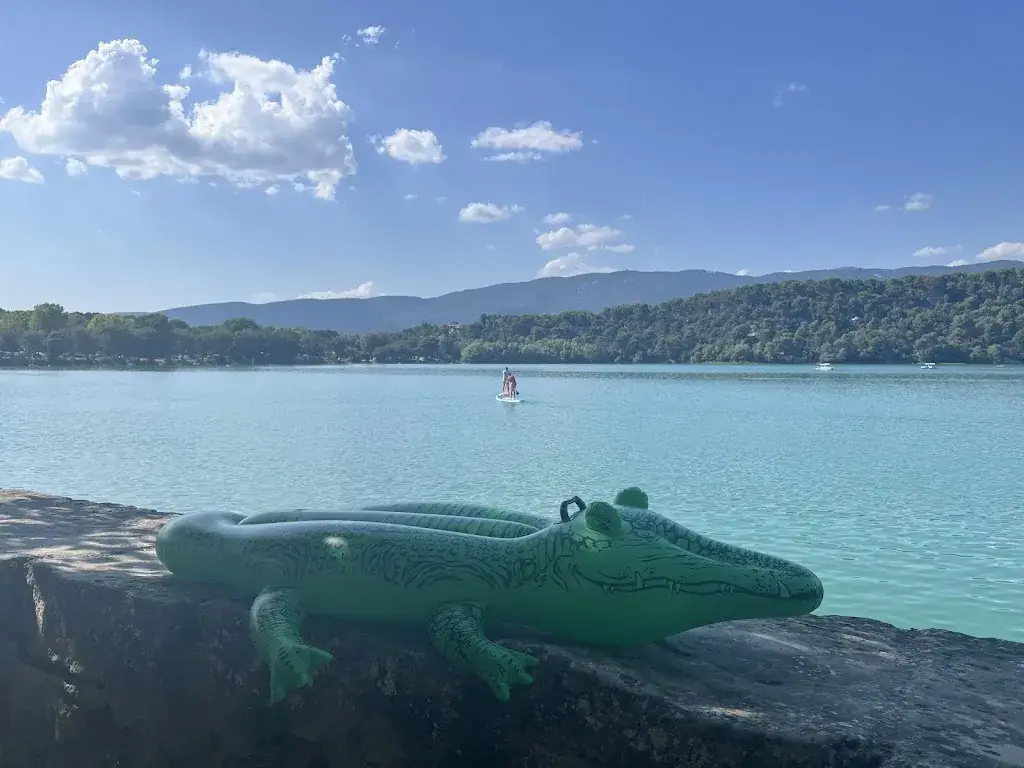 Ella Altman_Café du Lac_Motte-d'Aigues_review