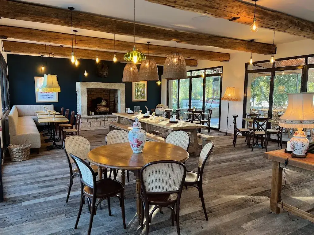 L'auberge - La Bonde restaurant in Motte-d'Aigues