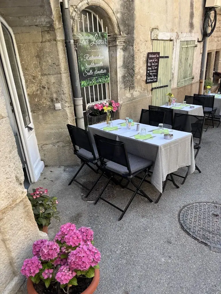 Restaurant AU LAVOIR CUCURON_Cucuron_slider_image_1