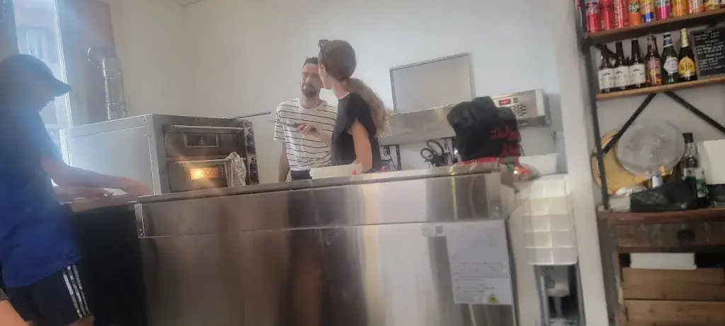 Lis Sanguinan_La Pizza D'Antho_Aspremont_review