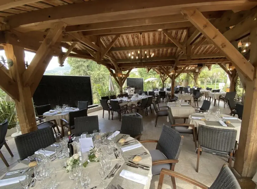 Lou Castelet Restaurant_Carros_slider_image_1