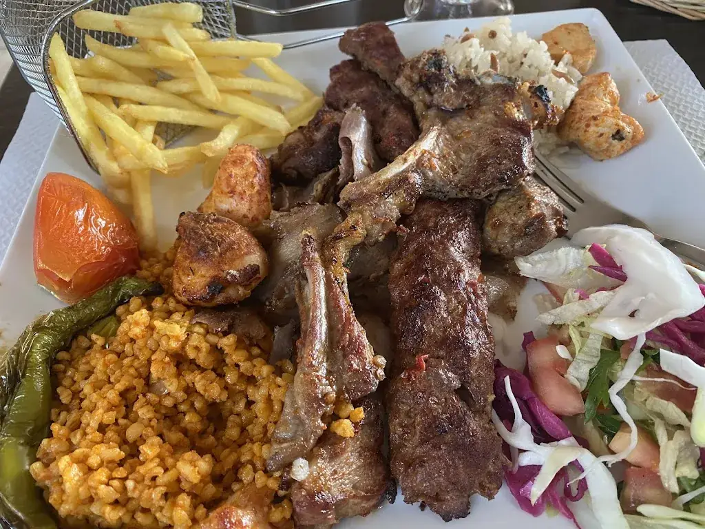 ango mbouyoujou_Restaurant Terrasse Istanbul_Aubagne_review