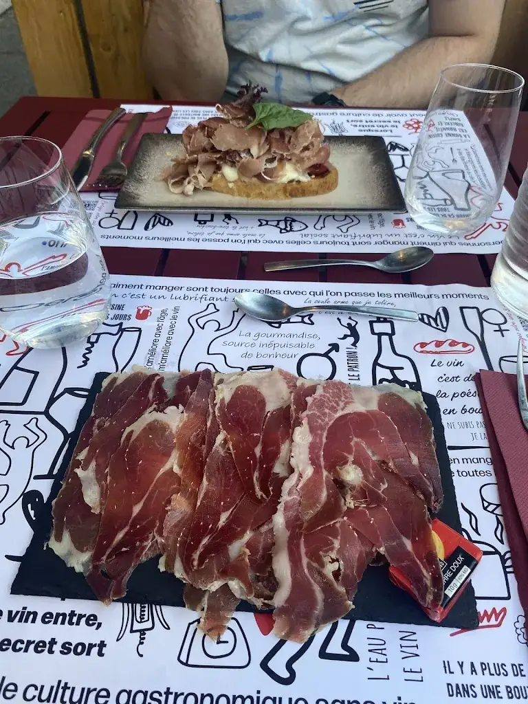 Kat_La Cave et le Bistrot_Aubagne_review