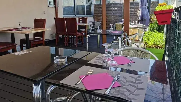 Jardin de chine restaurant in Neydens