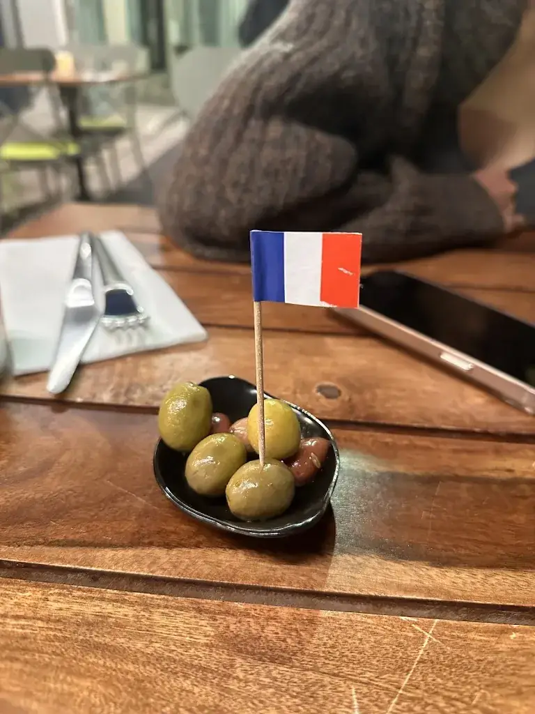 Jessica Li_Le P'tit Cageot_Antibes_review