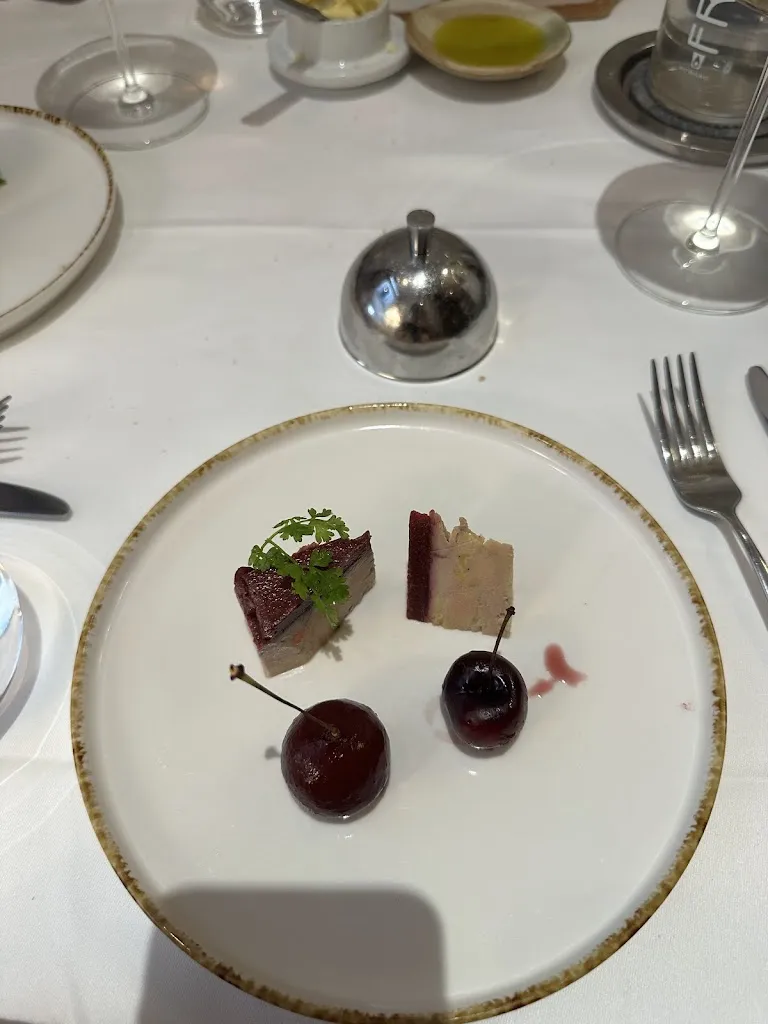 Fengwen Yan_Restaurant le Vauban_Antibes_review