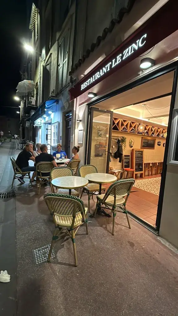 Ed Grochowiak_Le Zinc_Antibes_review