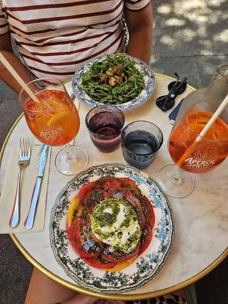 Katie Horsfield_Le Zinc_Antibes_review