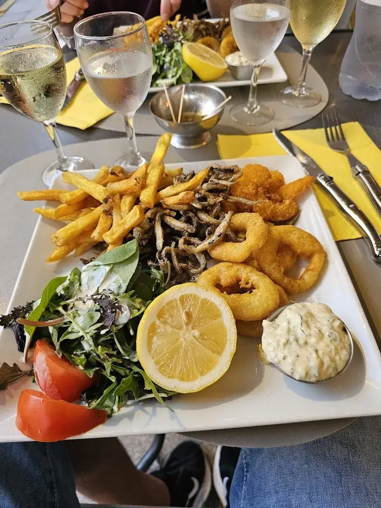 Riccardo Garrone_Terre et Mer_Antibes_review