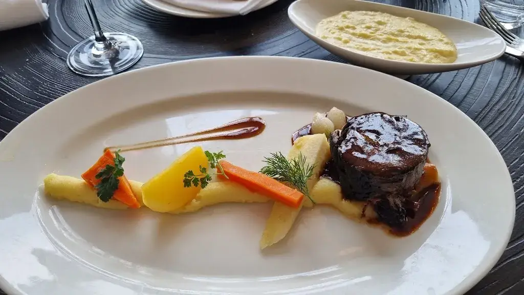 Maison Savoure Restaurant_Neydens_slider_image_3