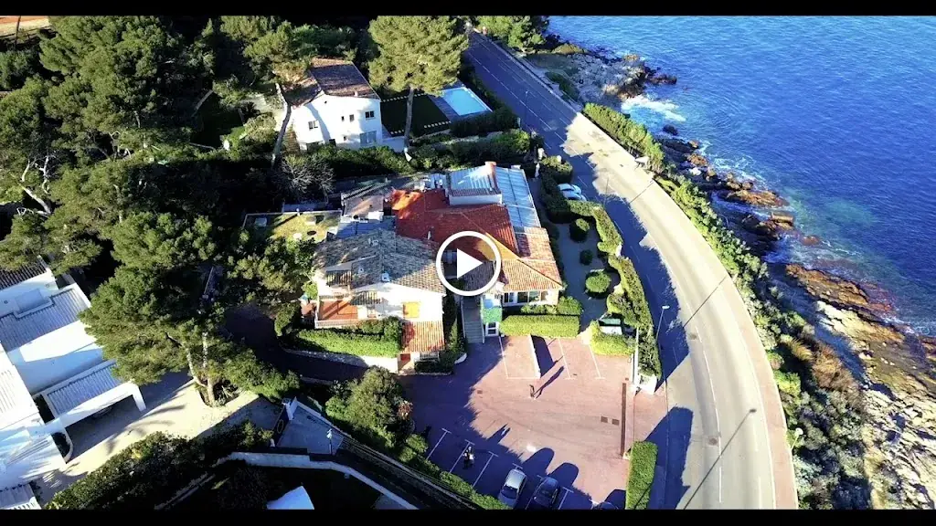 MAISON DE BACON_Antibes_slider_image_2