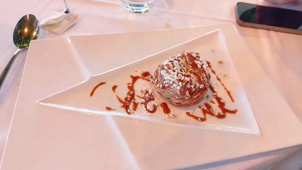 Zhendong WU_CHEZ MO - ALBERT 1ER_Antibes_review