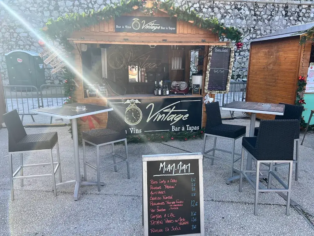 Ô Vintage restaurant in Antibes