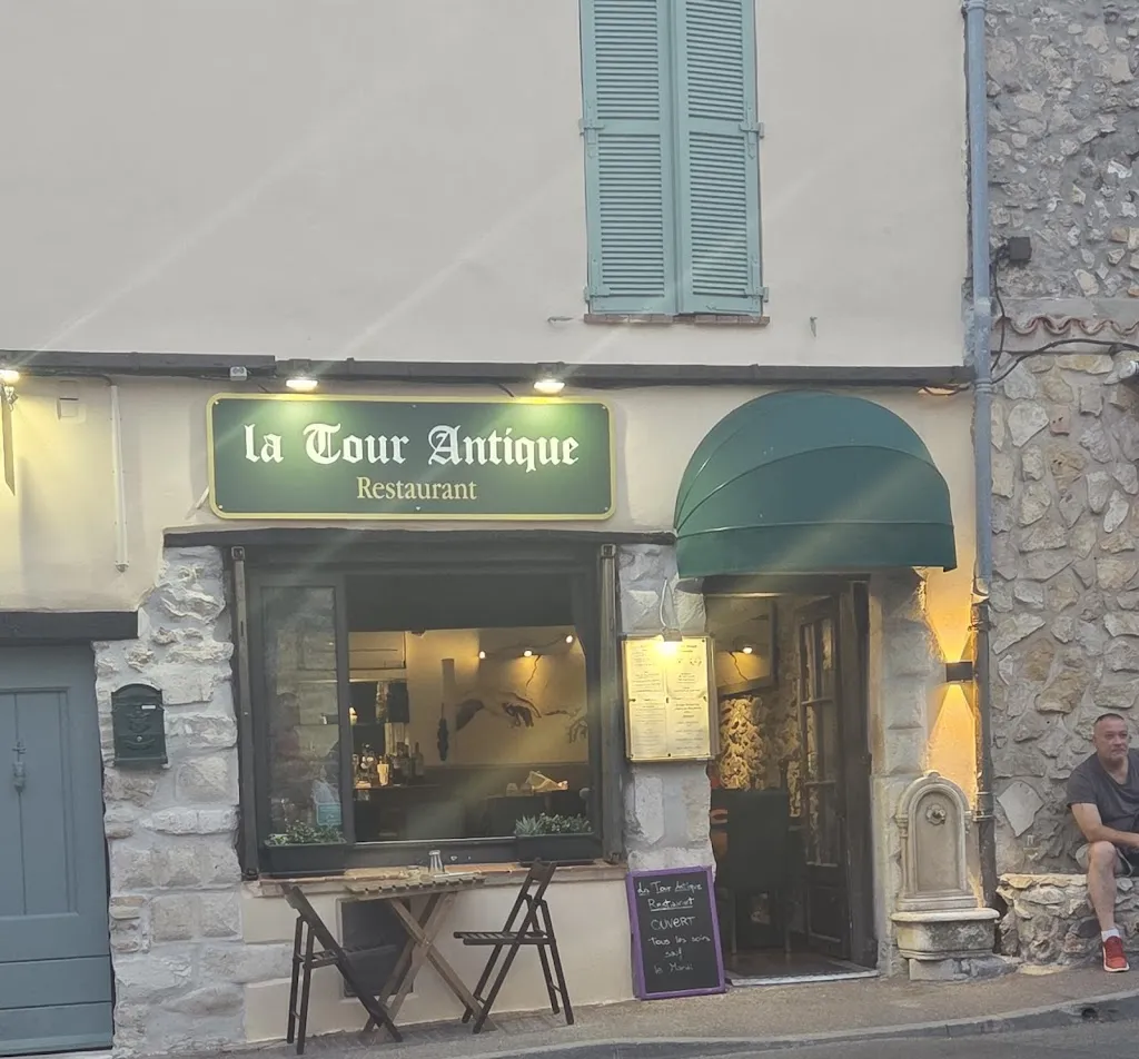 La Tour Antique_Antibes_slider_image_3