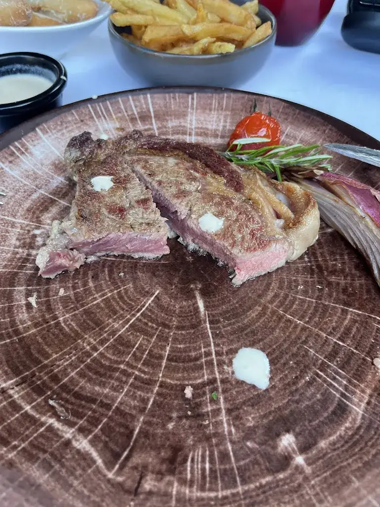 Lee Gregson_Le Golden Beef_Antibes_review