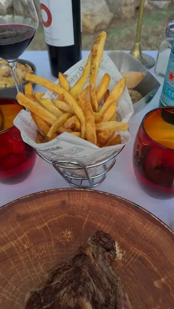 Le Golden Beef_Antibes_slider_image_1