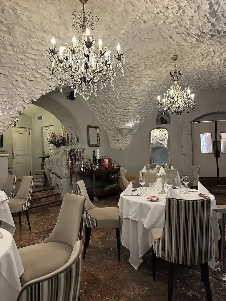 Mana_Restaurant Les Vieux Murs_Antibes_review