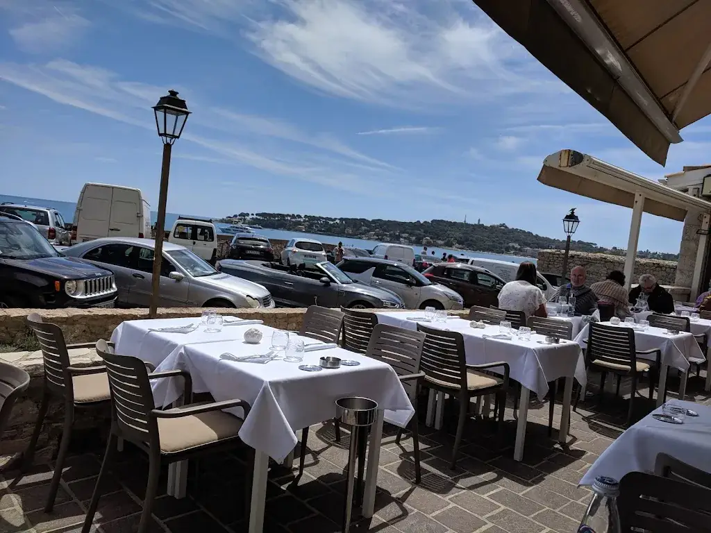 Restaurant Les Vieux Murs_Antibes_slider_image_1