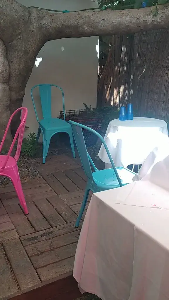 Ruby’s Garden_Antibes_slider_image_2