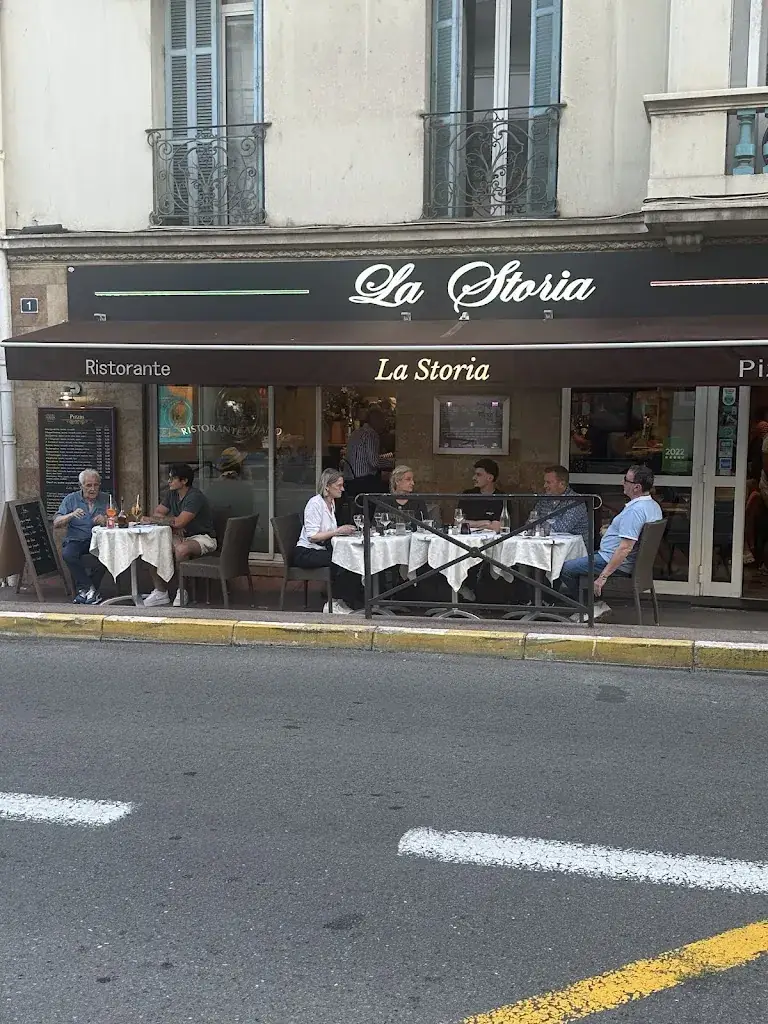 Chelsea MacIver_La Storia_Antibes_avis