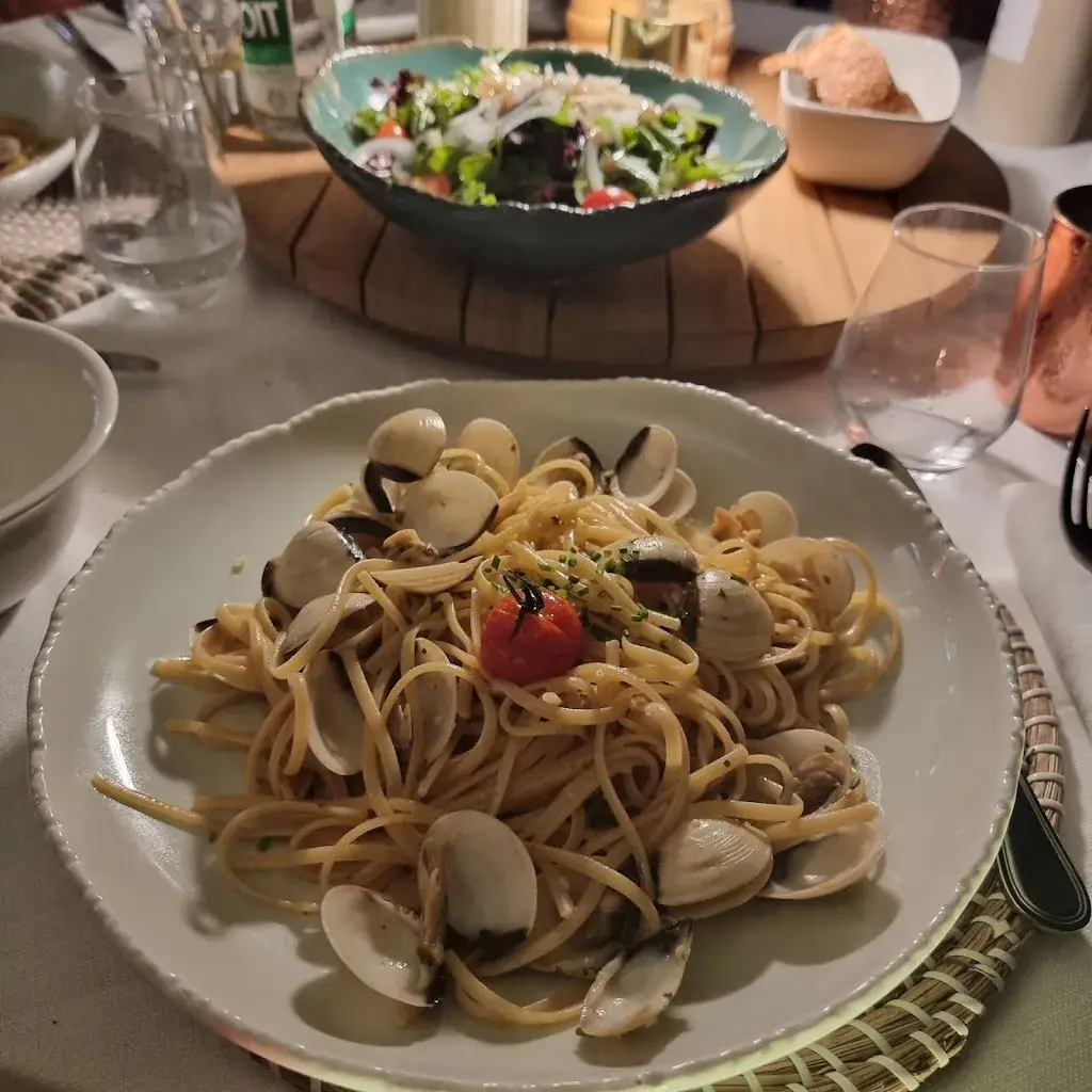 NaBu 85_Plage la Jetée_Antibes_review