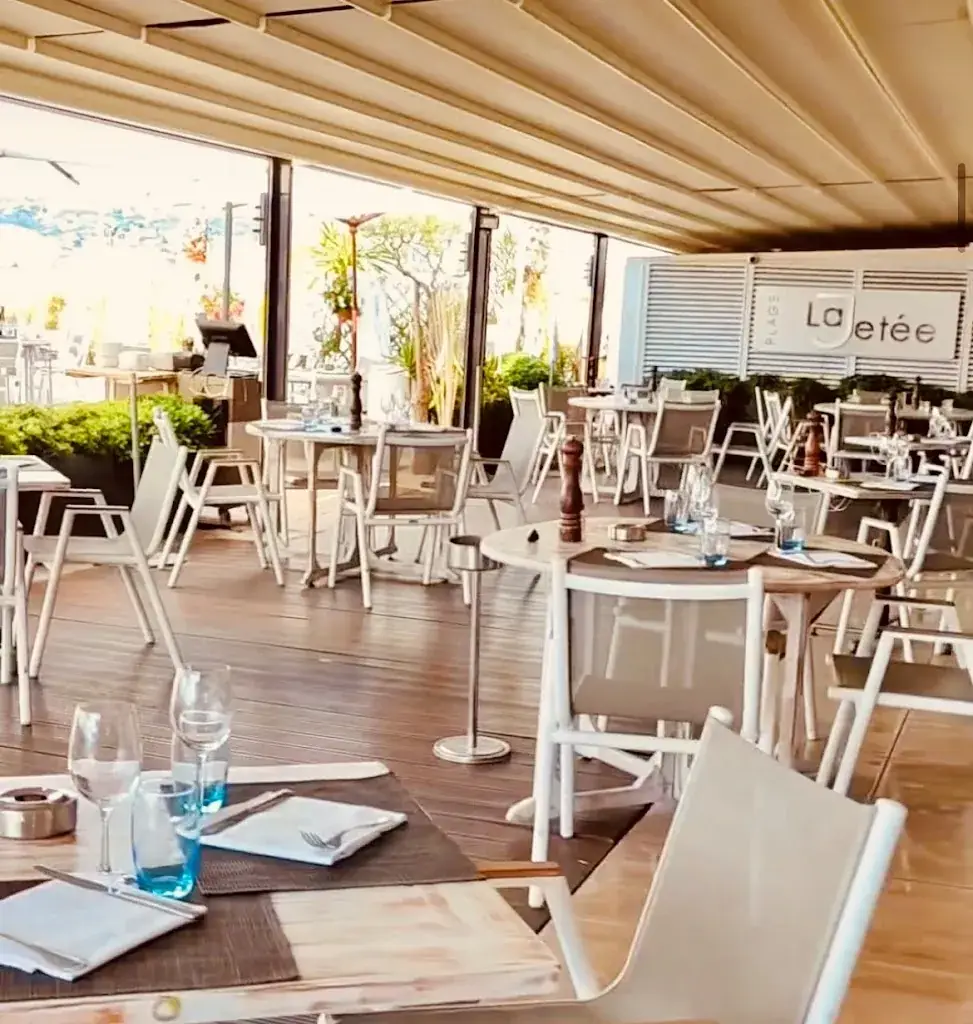 Plage la Jetée ristorante a Antibes