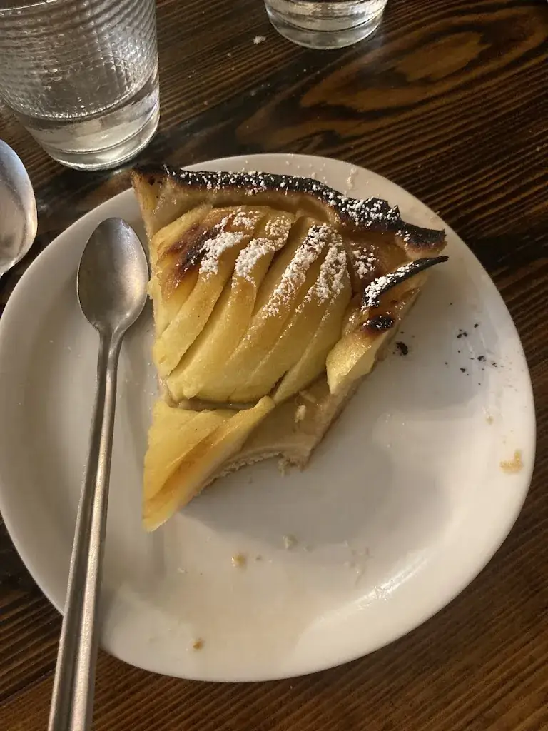 Melanie Löff-Bird_Brulot_Antibes_review