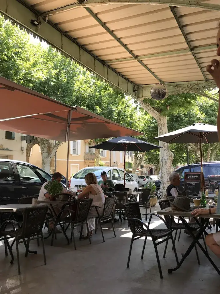 Brice Sokolowski_Café du siècle La foret_Beaumes-de-Venise_recensione